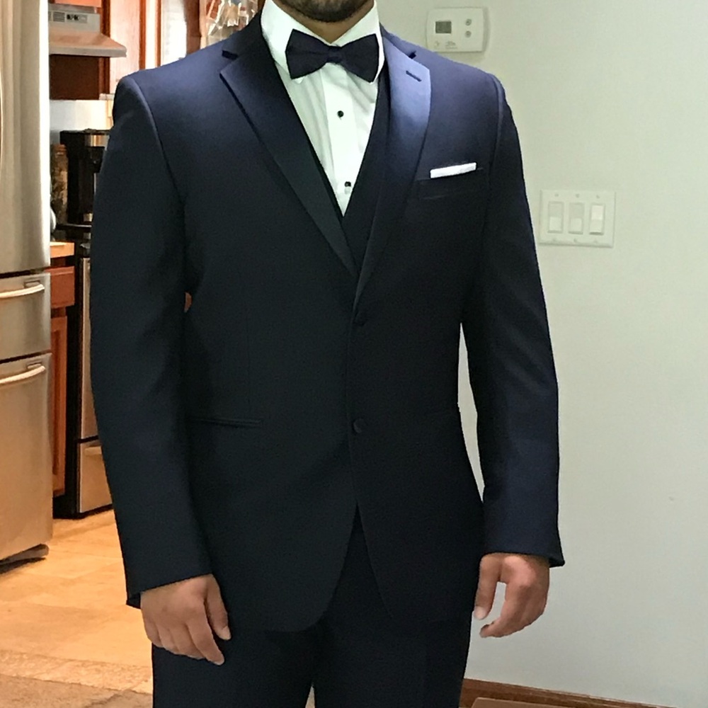 Young men’s Tuxedo. Black 38-30